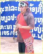 Tai Daeng man with all-purpose cloth and flute in Phiengnam
